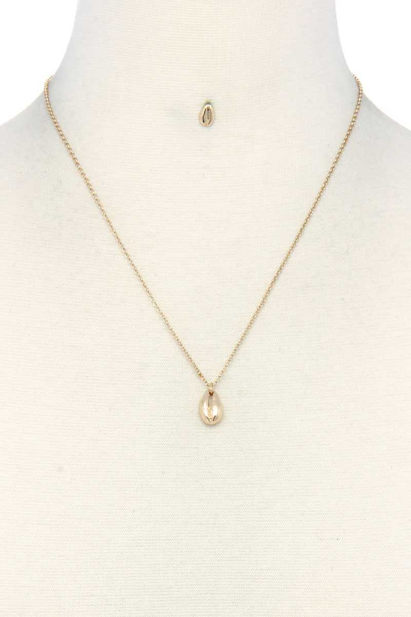 Dainty Cowrie Charm Necklace