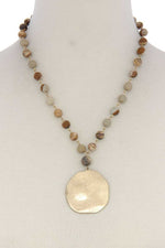 Load image into Gallery viewer, Metal Circle Beaded Short Necklace
