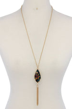 Load image into Gallery viewer, Acetate Moroccan Shape Chain Tassel Pendant Necklace
