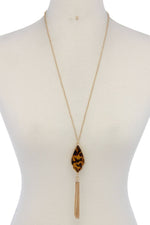 Load image into Gallery viewer, Acetate Moroccan Shape Chain Tassel Pendant Necklace
