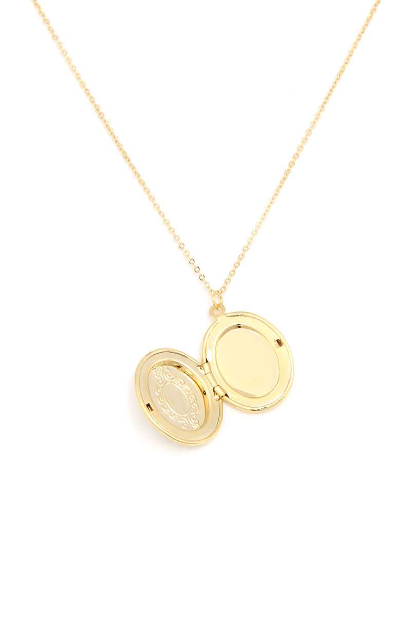 Oval Shape Locket Metal Necklace