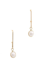 Load image into Gallery viewer, Wire Wrapped Pearl Drop Earring
