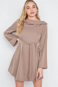 Straight Neck Solid Front-tie Dress