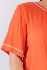 Load image into Gallery viewer, Plus Size Embroidered Hem Short Sleeve Top
