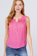 Load image into Gallery viewer, Sleeveless Front Pleats Detail Woven Top
