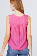 Load image into Gallery viewer, Sleeveless Front Pleats Detail Woven Top
