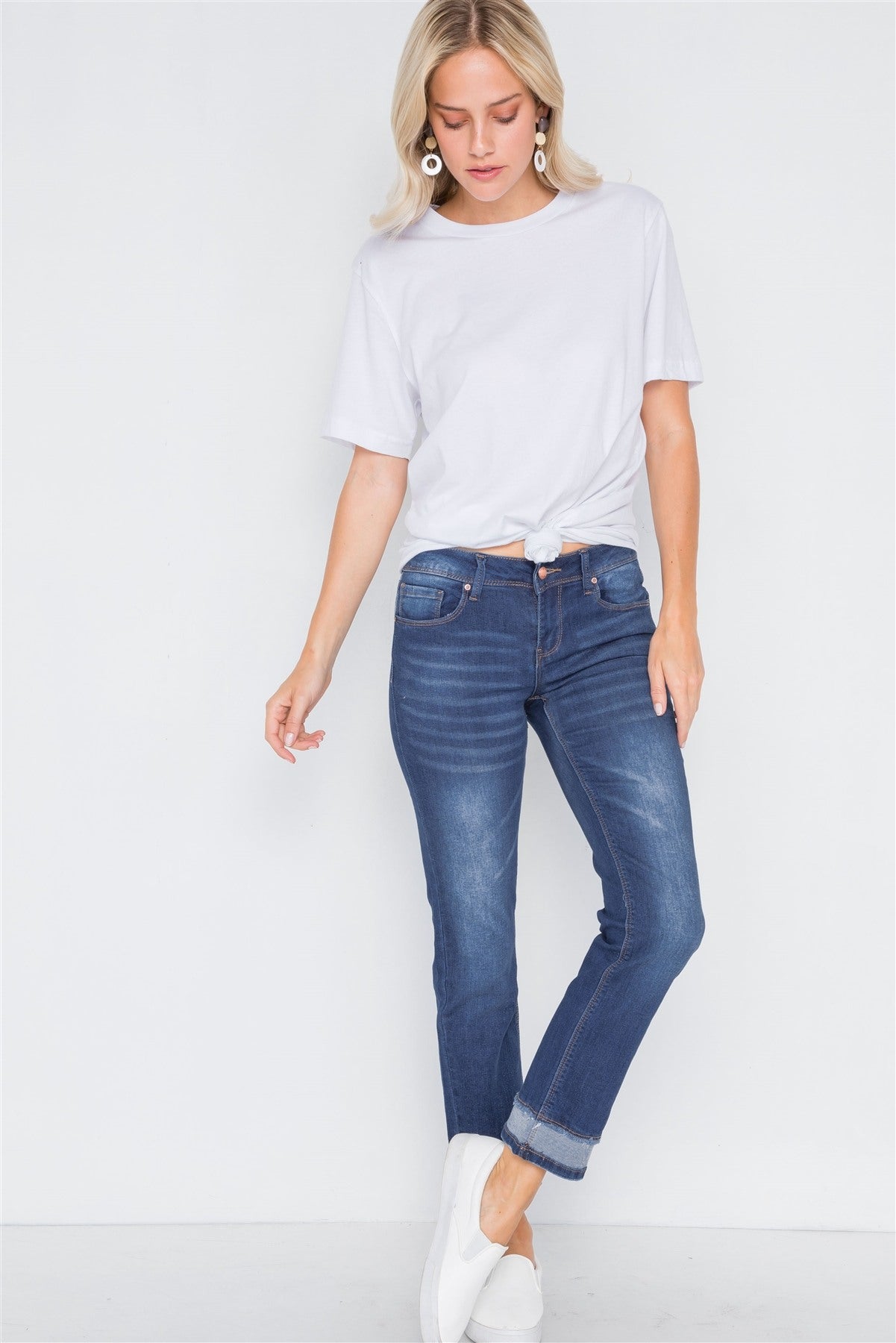 Mid-rise Contrast Hem Jeans Pants