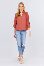 Load image into Gallery viewer, V-neck Button Down Woven Top
