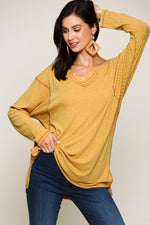 Load image into Gallery viewer, Two-tone Rib Tunic Top With Side Slits
