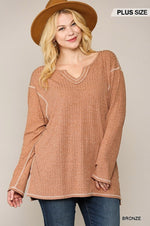 Load image into Gallery viewer, Two-tone Ribbed Tunic Top with Side Slits
