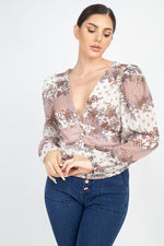 Load image into Gallery viewer, Floral V-Neck Ruched Top
