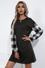 Load image into Gallery viewer, Plaid Sleeve Contrast T-Shirt Dress
